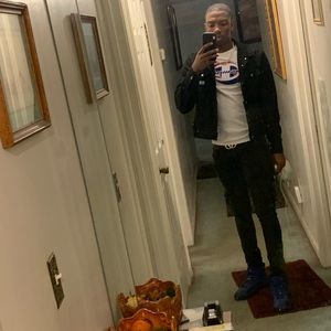 Meet your Posher, Demario